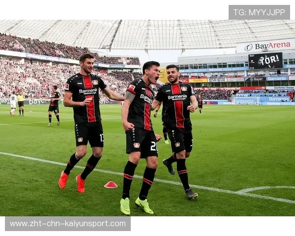 滕哈格离开后首场胜利，勒沃库森9打11展现强大韧性，勒沃库森比赛视频聚胜顽球汇